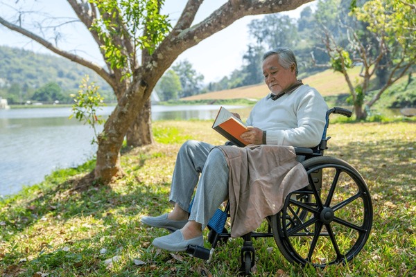 Äldre personer tillsammans